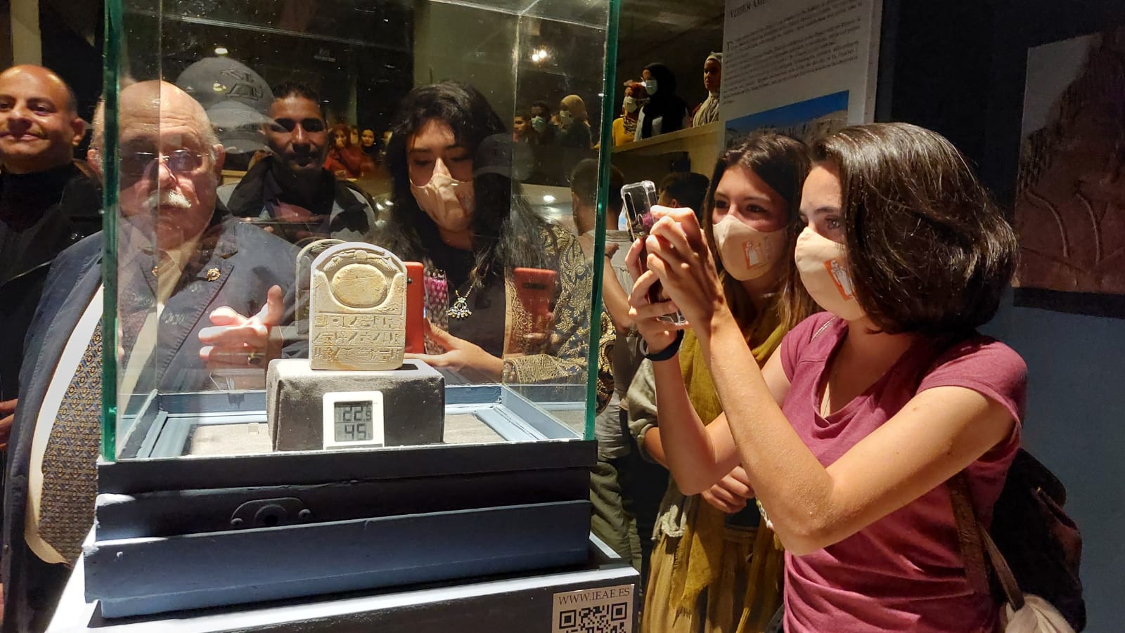 افتتاح معرض البعثة الاسبانية لتقديم 300 قطعة مكتشفة (11)