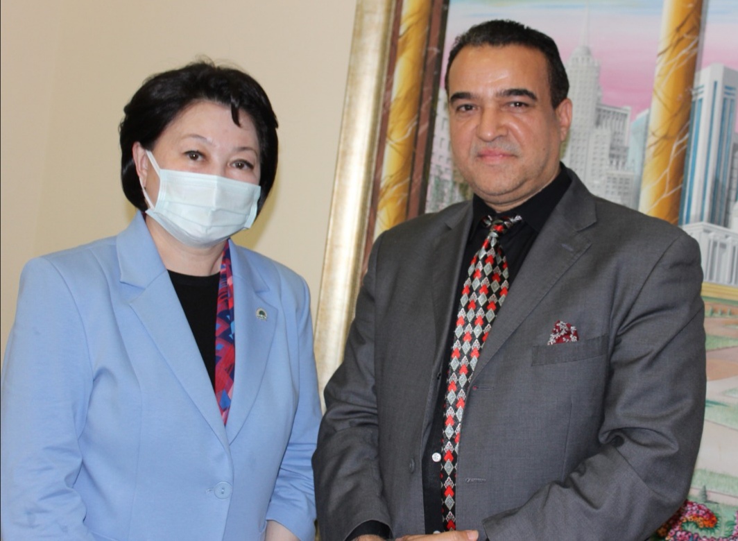 الزميل محمد سعد مع وزيرة الثقافة