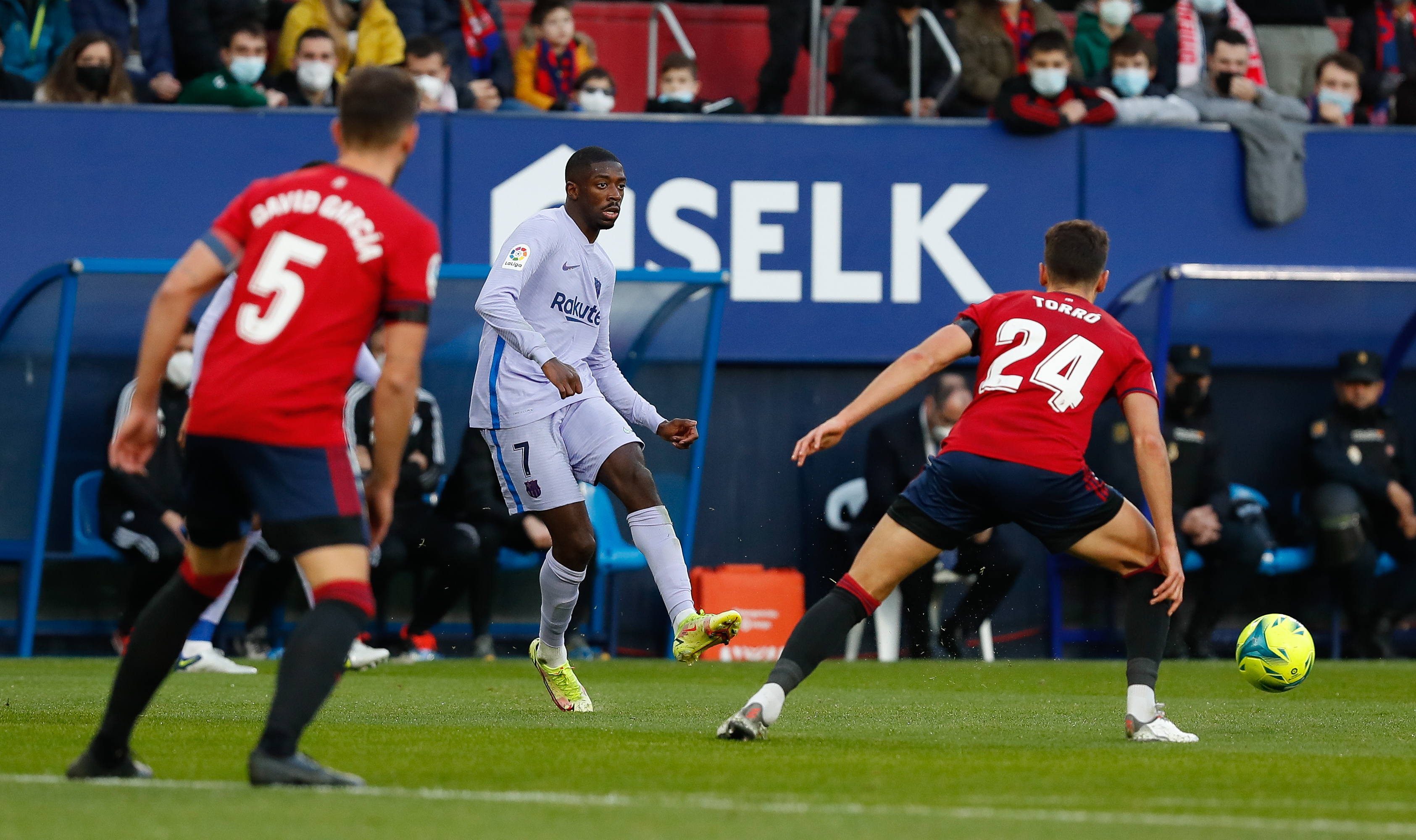 عثمان ديمبيلى خلال المباراة