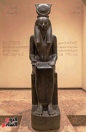 تمثال-الإلهة-حتحور-فى-متحف-الأقصر
