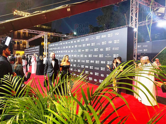 هند صبري ودرة وعمرو سلامة على السجادة الحمراء بحفل ختام مهرجان البحر الأحمر (7)