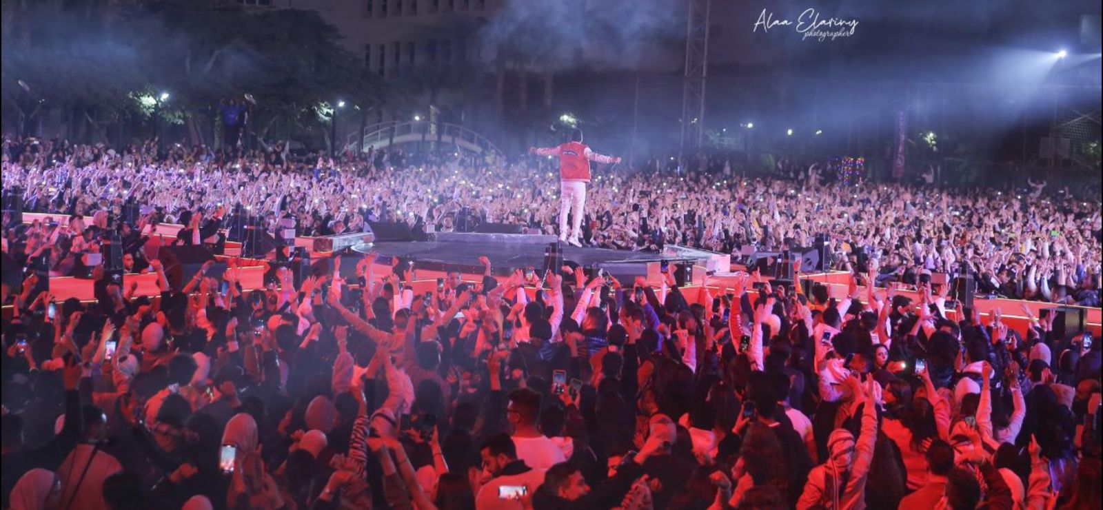 تامر حسنى يحيى أضخم حفلا غنائيا فى 2021 بجامعة مصر للعلوم والتكنولوجيا  (6)