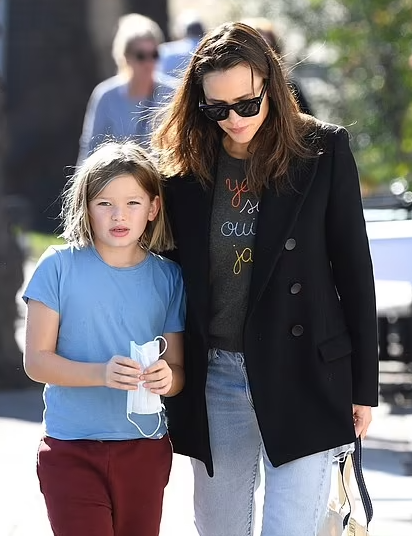 جينيفر جارنر وابنها