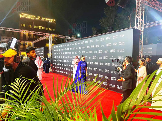 هند صبري ودرة وعمرو سلامة على السجادة الحمراء بحفل ختام مهرجان البحر الأحمر (1)