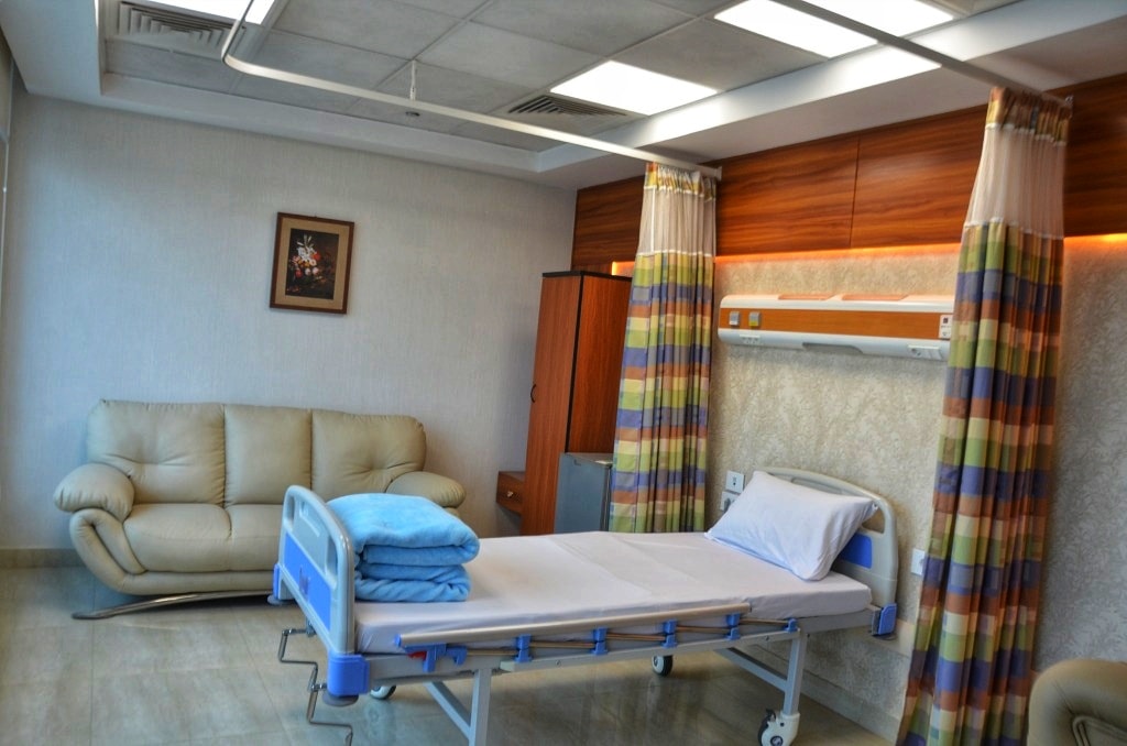 غرف ذهبية وملكية بمواصفات أوروبية بالمستشفى