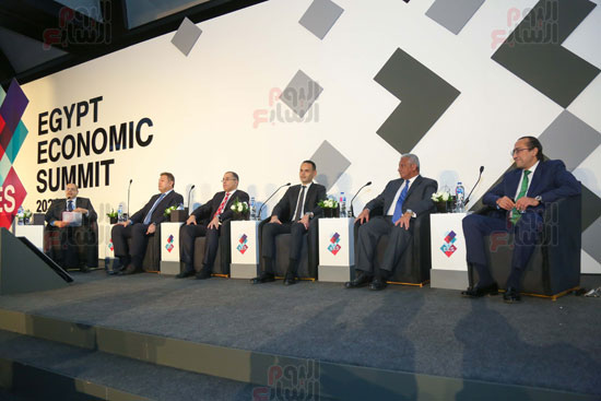 جلسة-التنمية-العمرانية-وتأثيرها-الاقتصاد-بقمة-مصر-الاإقتصادية