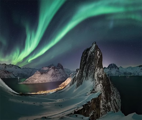 التمثيل المثالي لواحدة من أفضل ليالي رؤية الشفق  القطبي فى النرويج