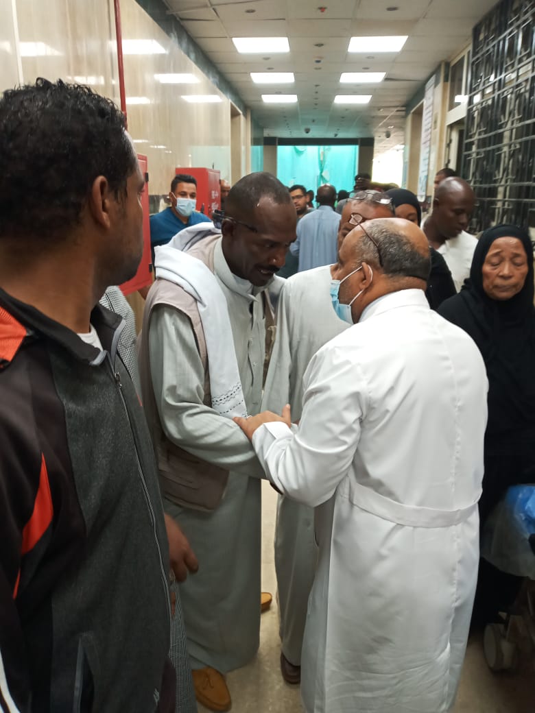 المستشفي الجامعي باسوان يقدم الرعاية الطبية لمصابي حادث طريق المطار