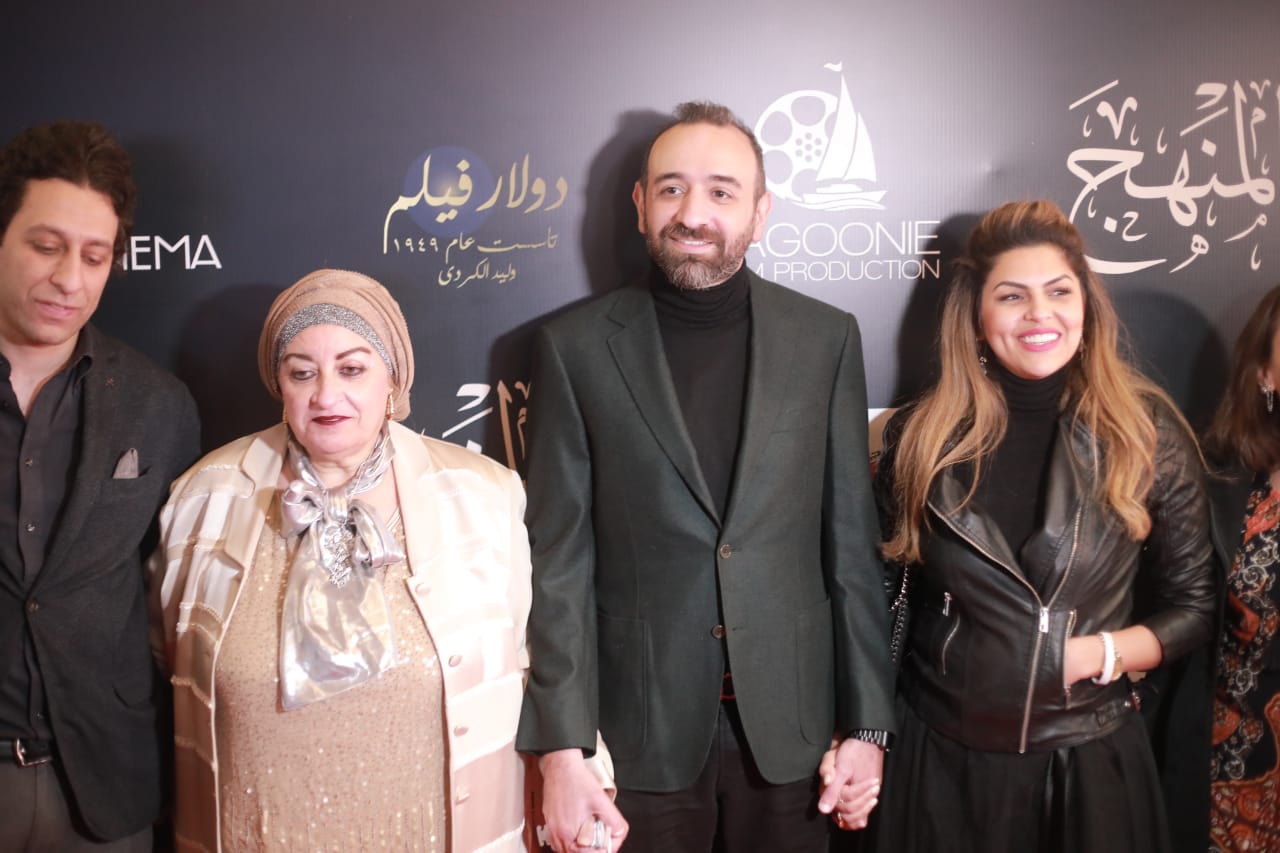 ماجد الكدوانى وعمرو سلامة يحتفلون بعرض فيلم برا المنهج وحضور أكرم حسنى (5)