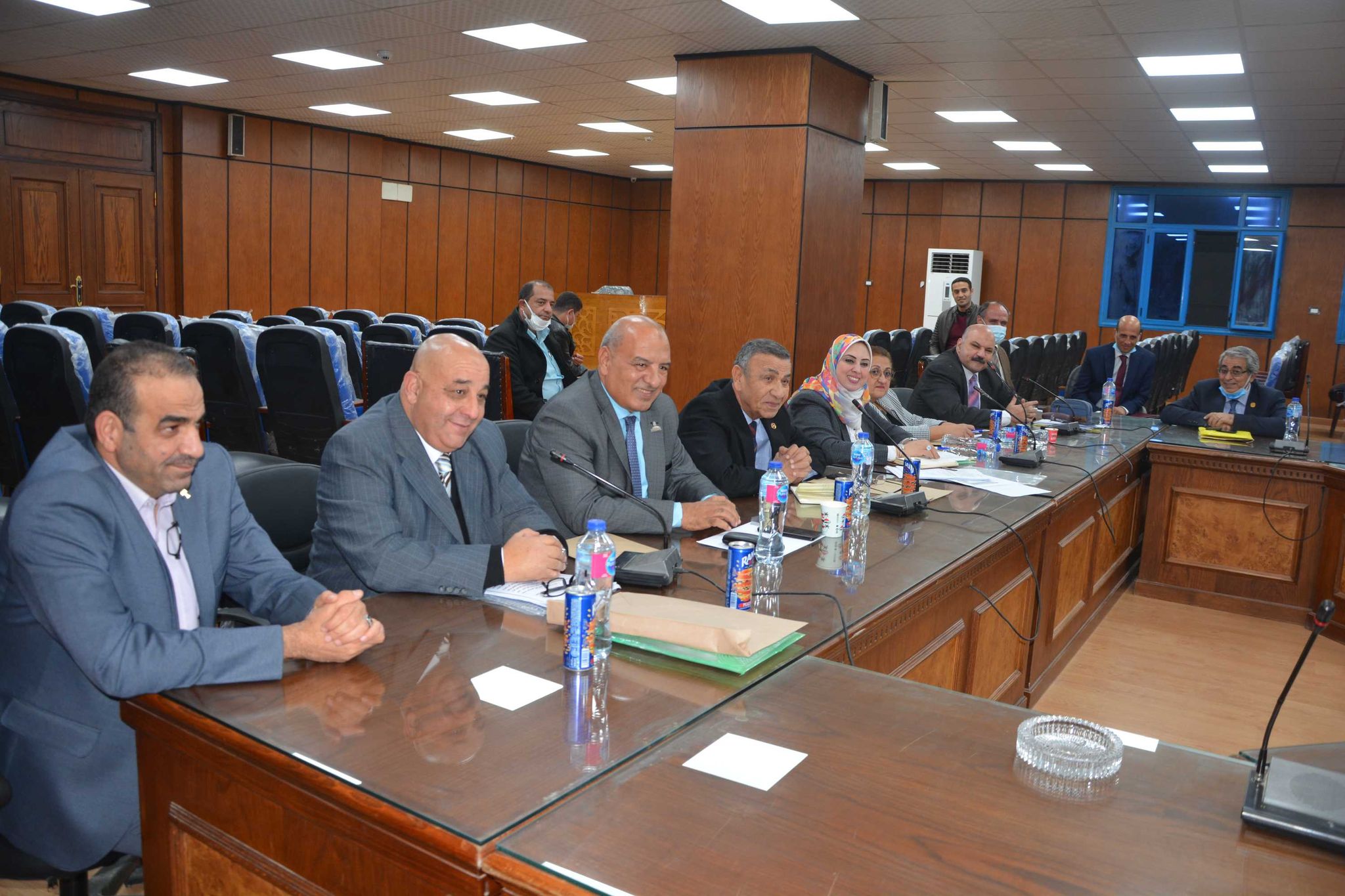 محافظ المنيا مع أعضاء مجلس الشيوخ لمناقشة عدد من القضايا والطلبات
