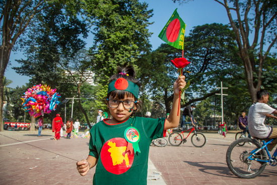 أعلام بنجلاديش فى ذكرى النصر