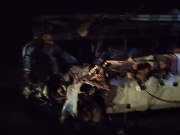 صور موقع حادث طريق أبو سمبل (3)