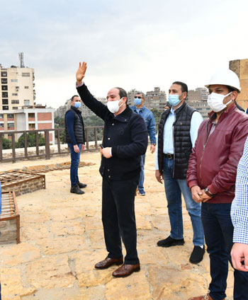 الرئيس السيسي يتفقد مشروع تطوير القاهرة التاريخية ومتابعة التنفيذ (25)