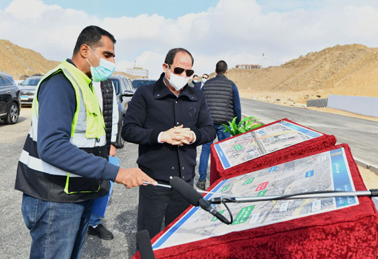الرئيس السيسي يتفقد مشروع تطوير القاهرة التاريخية ومتابعة التنفيذ (31)