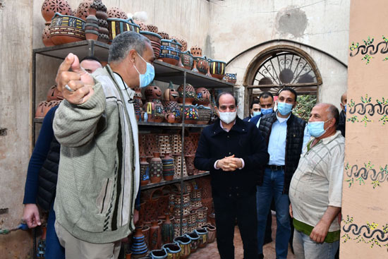 الرئيس السيسي يتفقد مشروع تطوير القاهرة التاريخية ومتابعة التنفيذ (10)