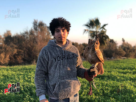 عمر-خالد-شاب-يهوى-تربية-الحيوانات-البرية-والطيور-الجارحة-(5)