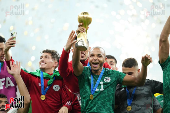 منتخب الجزائر بطل العرب