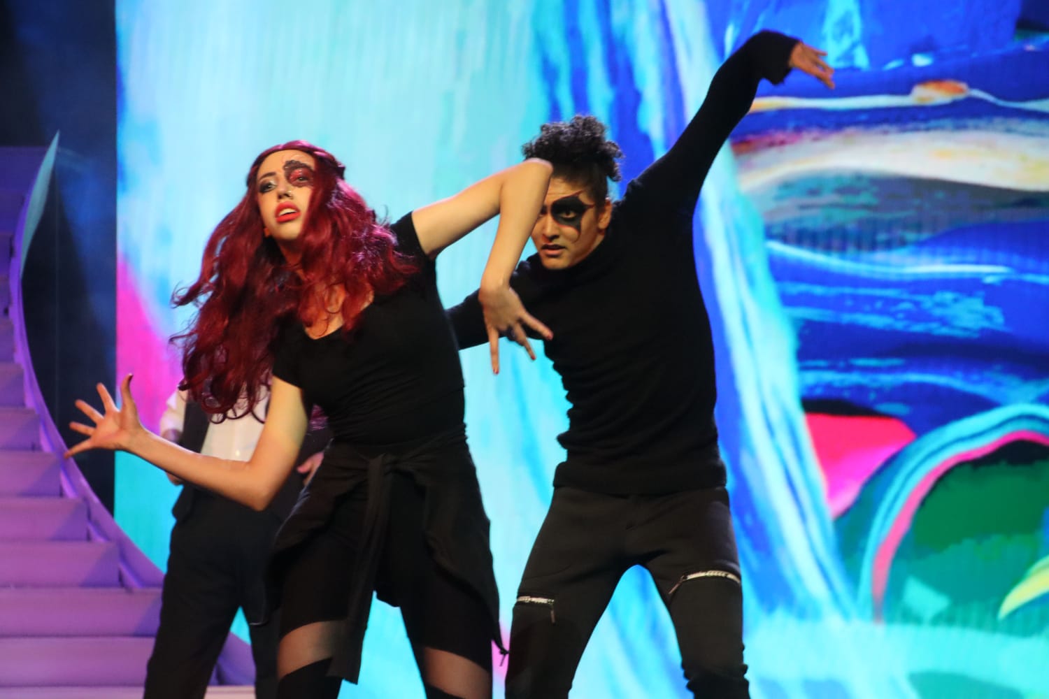 عرض  أكون  يختتم فاعليات مهرجان القاهرة الدولي للمسرح التجريبي (10)