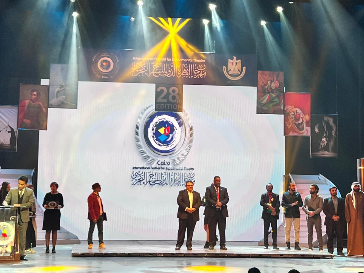 عرض  أكون  يختتم فاعليات مهرجان القاهرة الدولي للمسرح التجريبي (6)