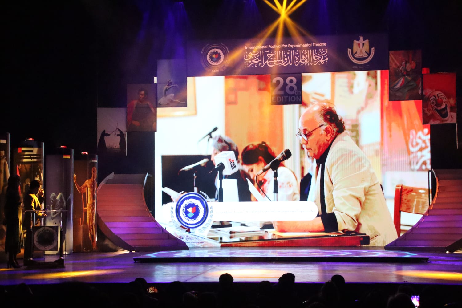 عرض  أكون  يختتم فاعليات مهرجان القاهرة الدولي للمسرح التجريبي (1)