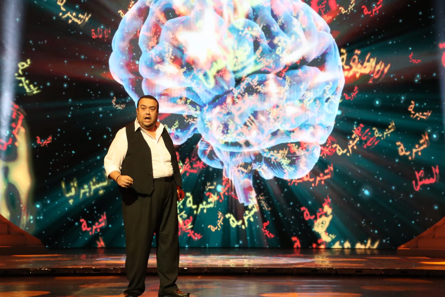 عرض  أكون  يختتم فاعليات مهرجان القاهرة الدولي للمسرح التجريبي (12)