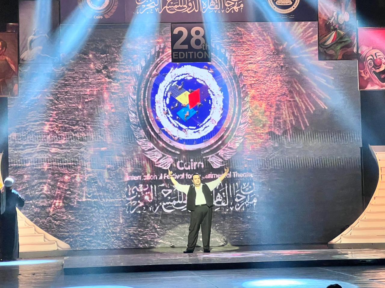 عرض  أكون  يختتم فاعليات مهرجان القاهرة الدولي للمسرح التجريبي (4)