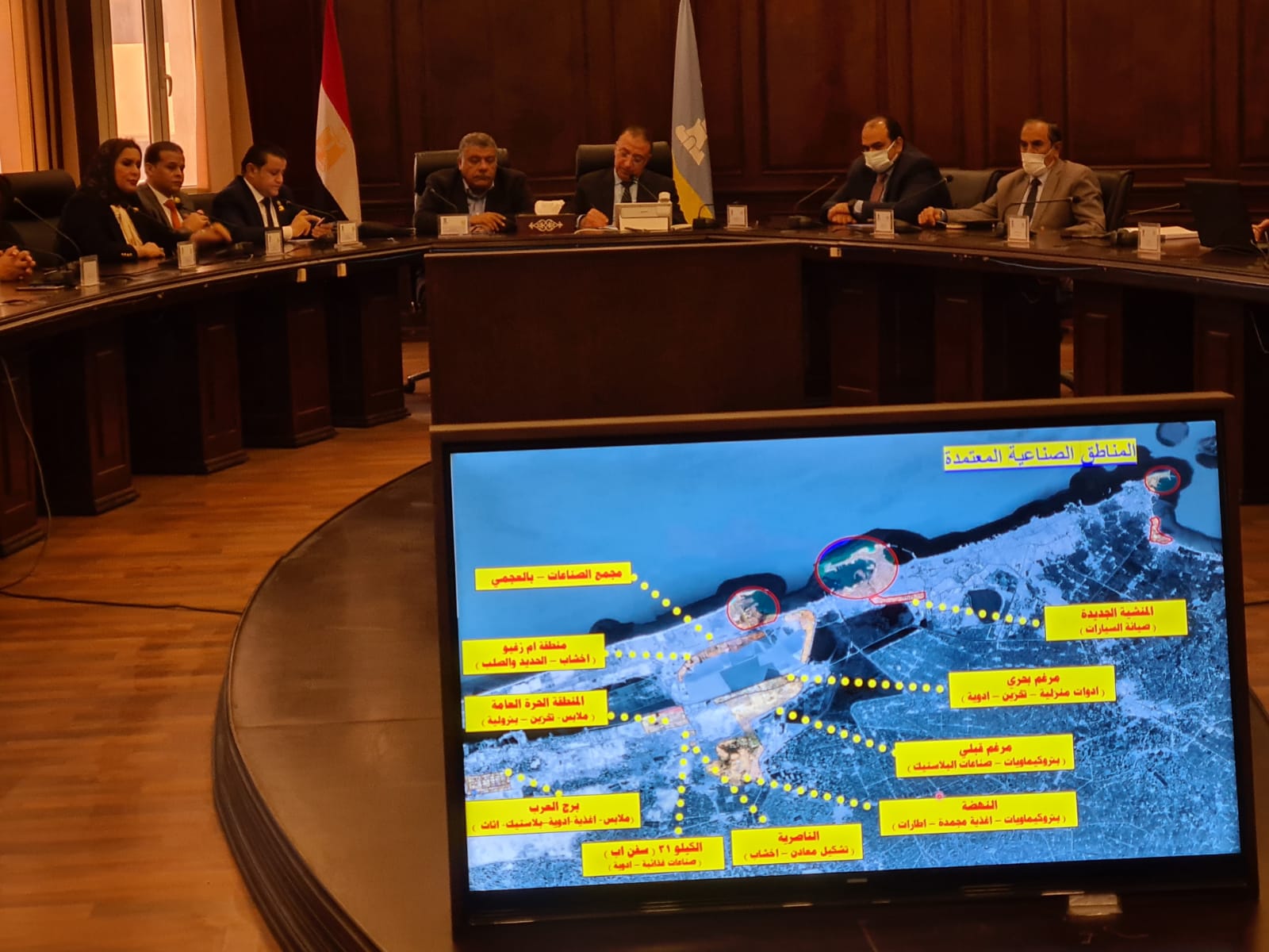 محافظ الاسكندرية مع لجنة صناعة مجلس النواب (3)