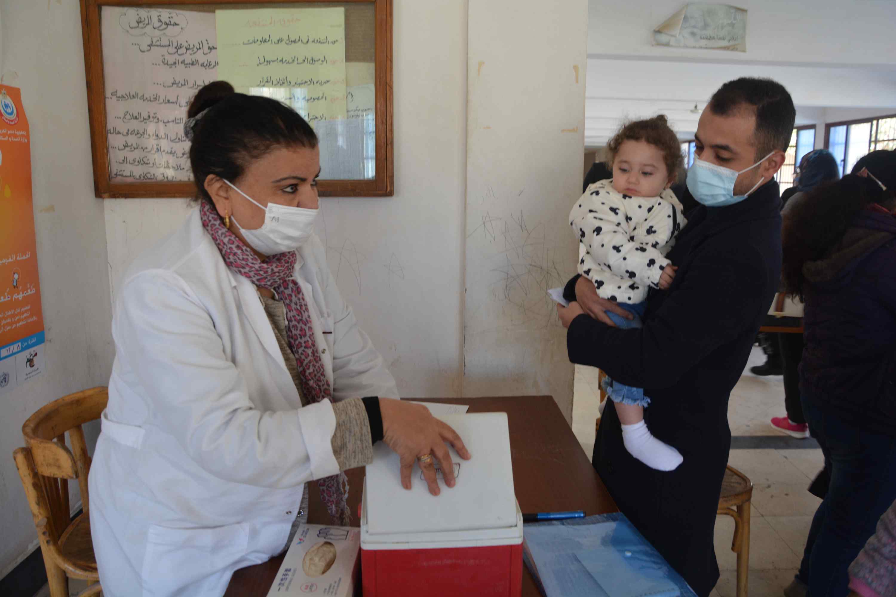 المحافظ يطلق حملة التطعيم ضد مرض شلل الأطفال (6)