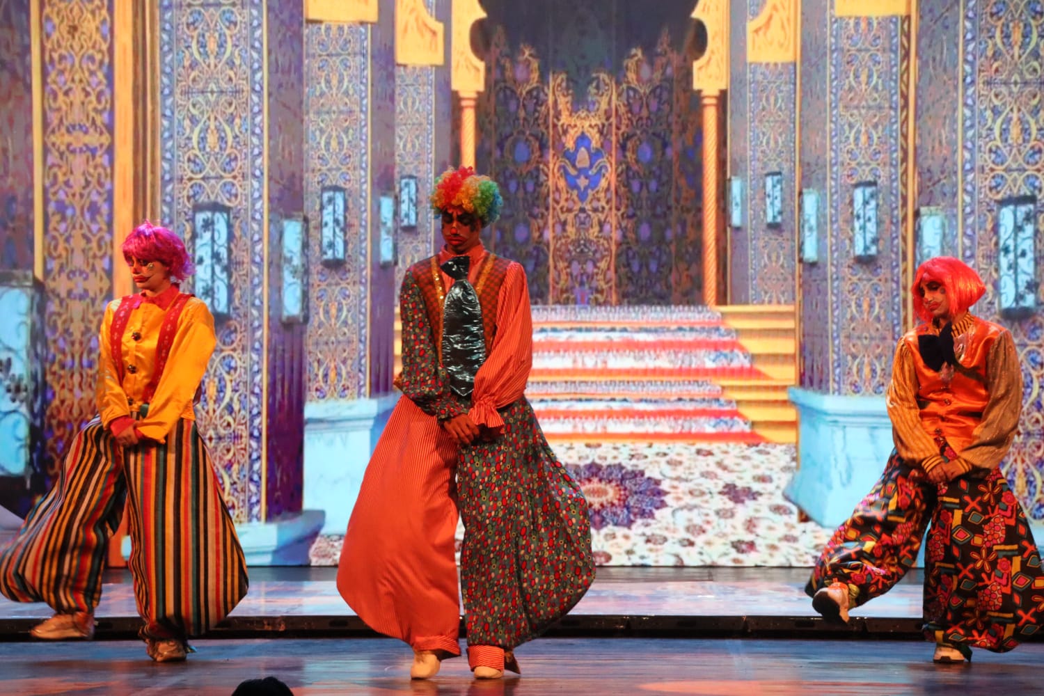 عرض  أكون  يختتم فاعليات مهرجان القاهرة الدولي للمسرح التجريبي (11)