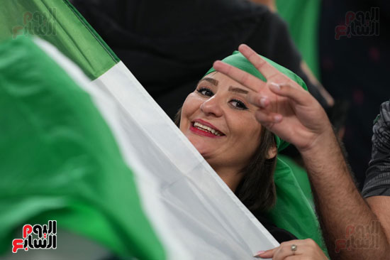 علامة الفوز بعد تتويج الجزائر في كأس العرب