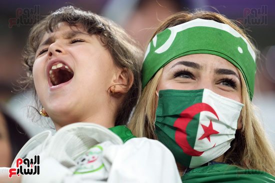 تشجيع اطفال الجزائر في كأس العرب