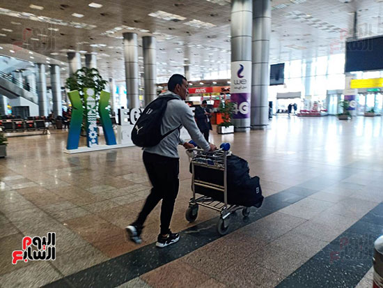 وصول بعثة المنتخب القاهرة قادمة من قطر ومغادرتهم صالة المطار (1)