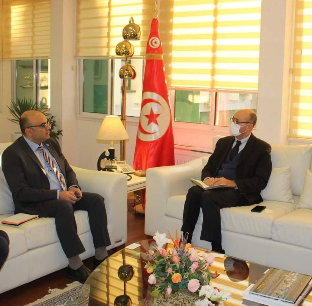 د. باسل خلال سارة تونس