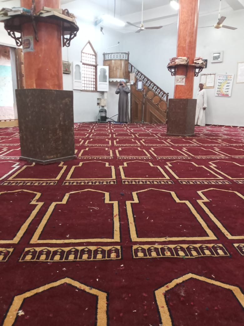 فرش مسجد الرحمن الزغبى بقرية الدير جنوب الأقصر