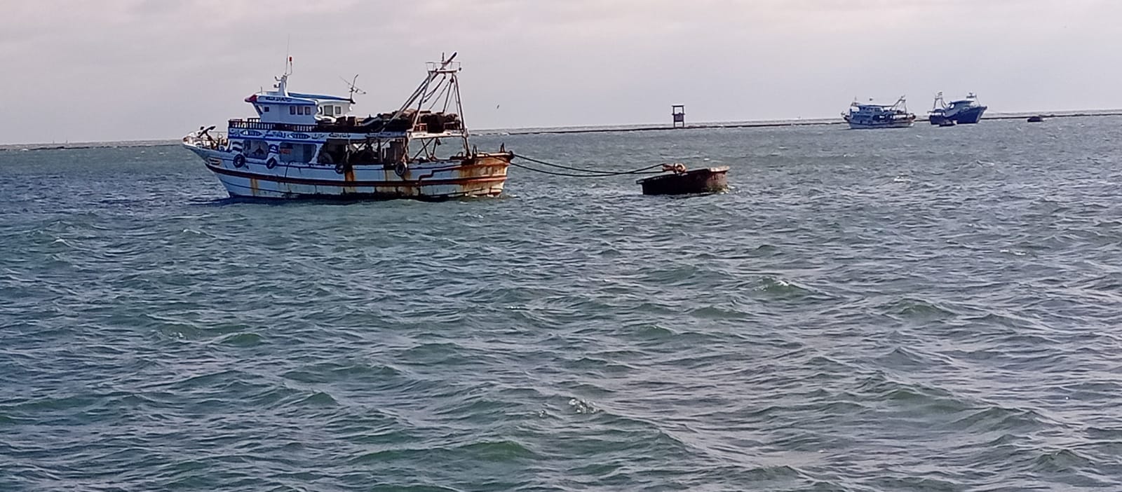 توقف حركة الصيد بميناء بورسعيد  (1)