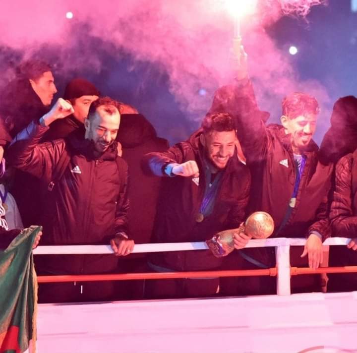 لاعبى الجزائر