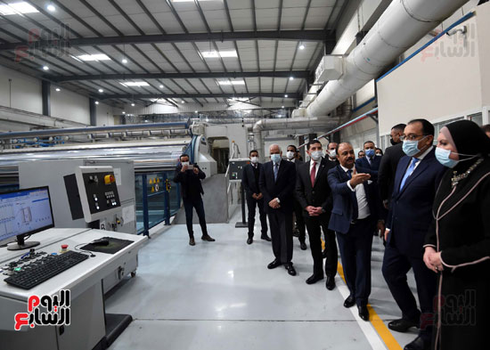 رئيس الوزراء يقوم بجولة في المنطقة الاستثمارية لمجموعة التنمية الصناعية بمدينة السا (26)