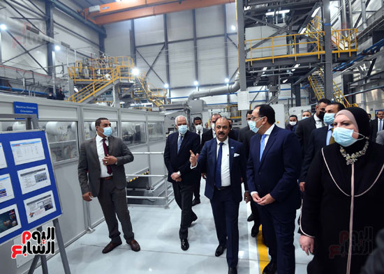 رئيس الوزراء يقوم بجولة في المنطقة الاستثمارية لمجموعة التنمية الصناعية بمدينة السا (19)