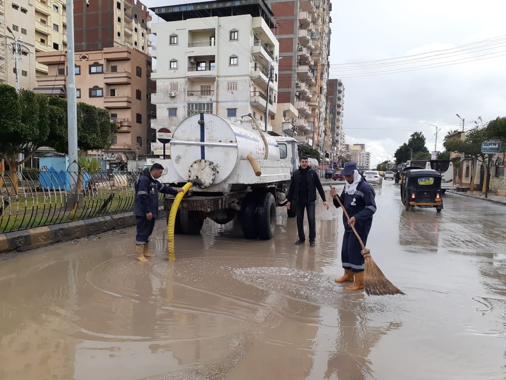 رفع مياه الامطار من شوارع دسوق