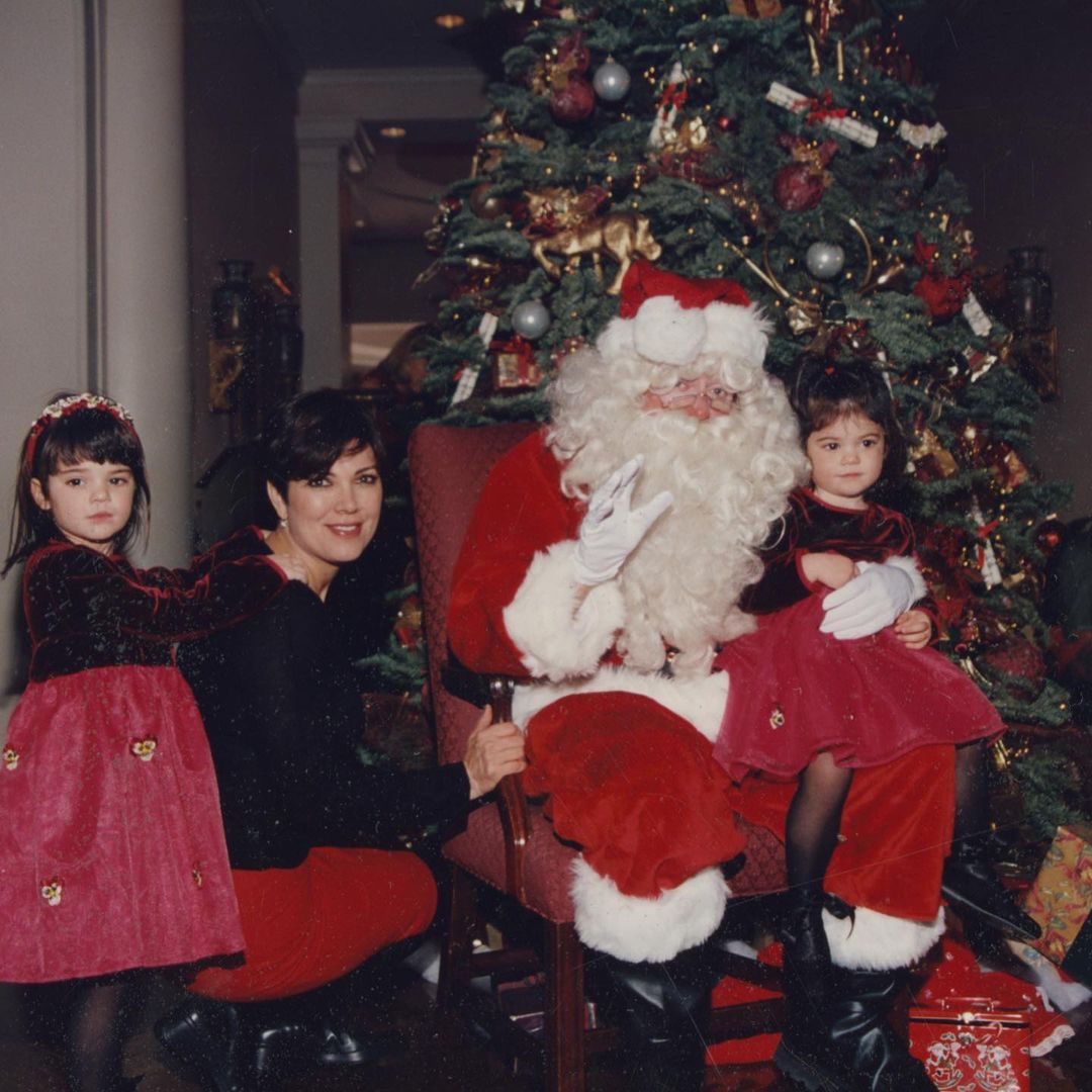 كريس مع اطفالها فى الكريسماس