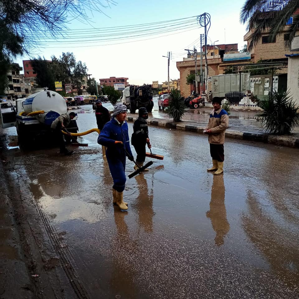 رفع مياه الامطار  باحياء مدينة الرياض