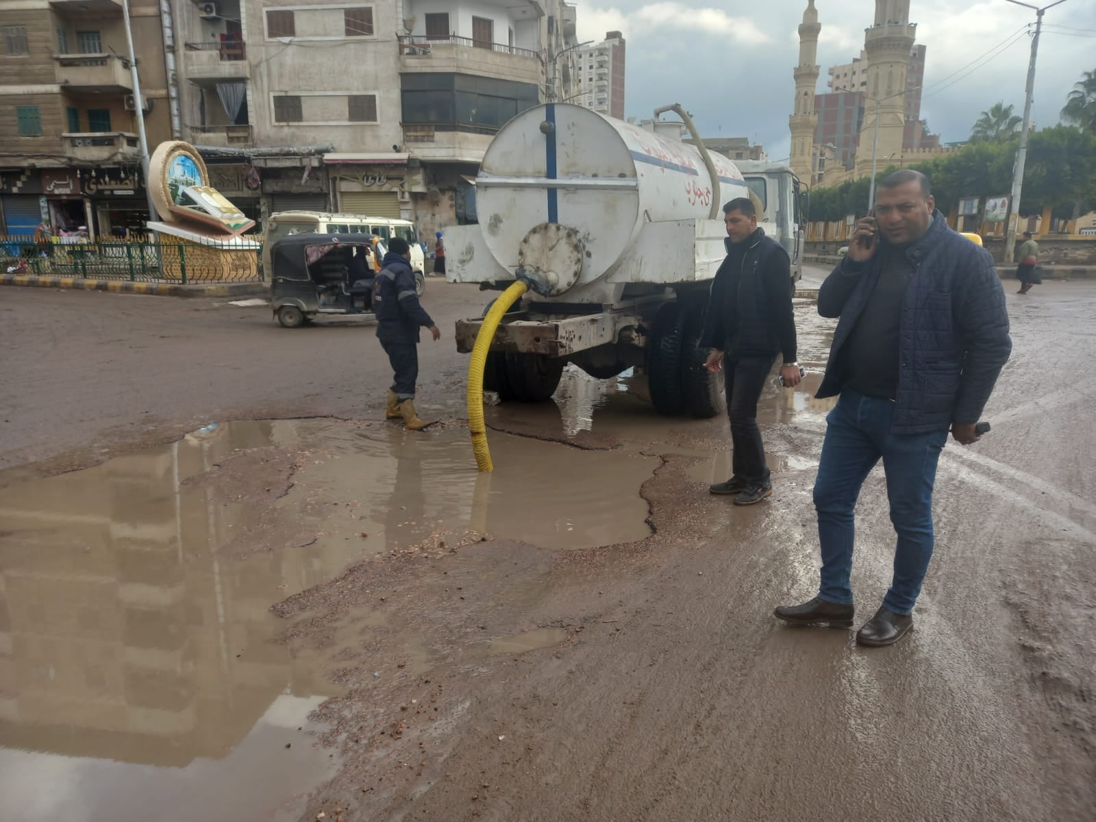 رفع مياه الامطار بمدينة دسوق