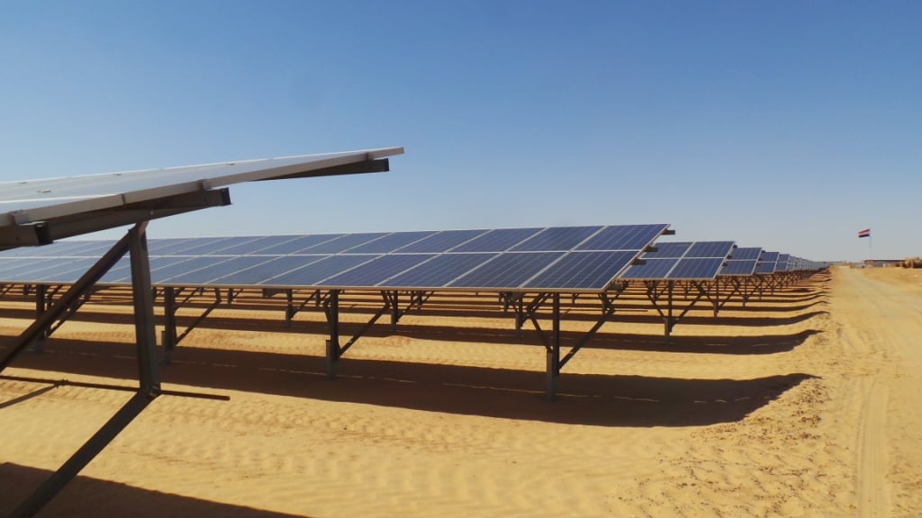 مشروع الطاقة الشمسية فى بنبان بأسوان (3)
