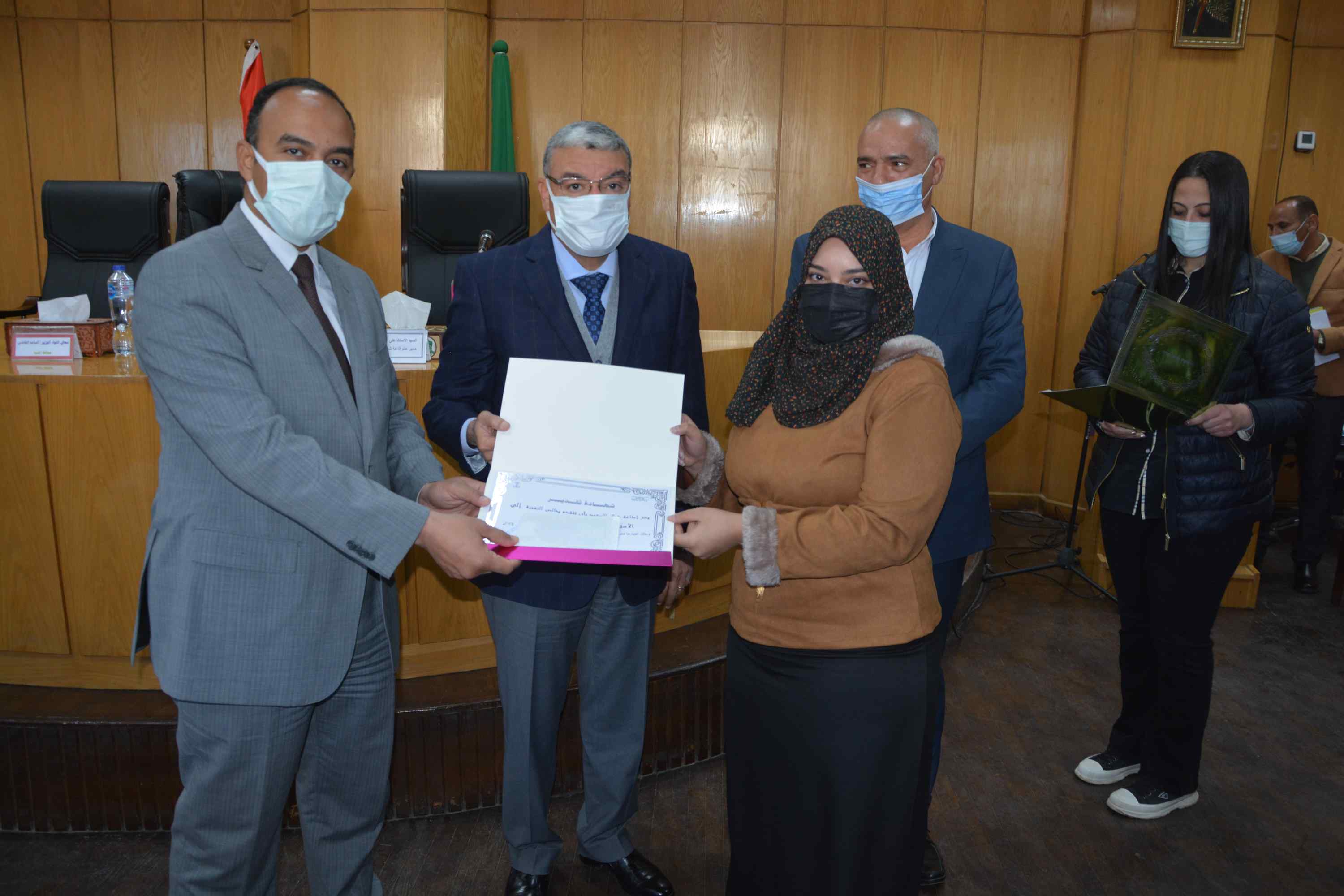 محافظ المنيا يكرم 20 فائزاً في المسابقة الدينية لإذاعة شمال الصعيد