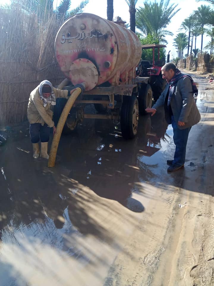 رفع مياه الامطار بقرية الشهابية
