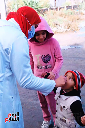 تطعيم الأطفال فى قرى مصر