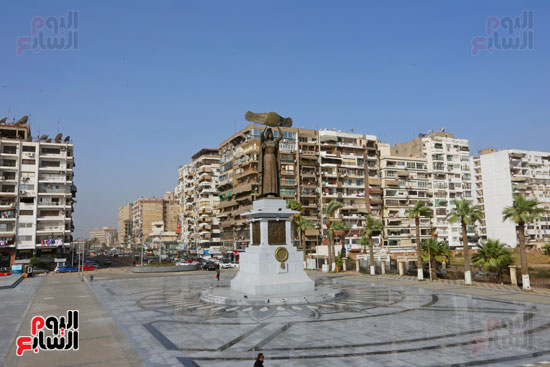 تمثال ساحة مصر