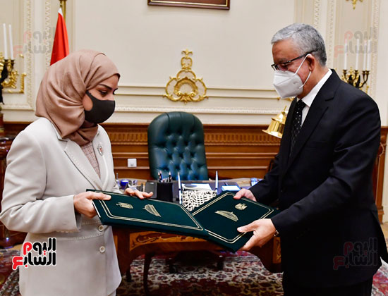 المستشار الدكتور حنفي جبالي يستقبل رئيسة مجلس النواب البحرينى (10)