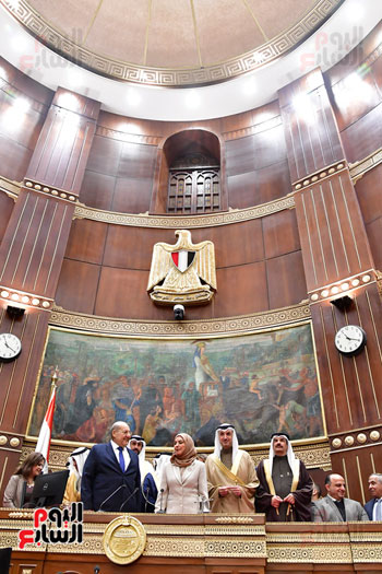 لقاء المستشار عبد الوهاب عبد الرزاق رئيس مجلس الشيوخ مع السيدة (6)