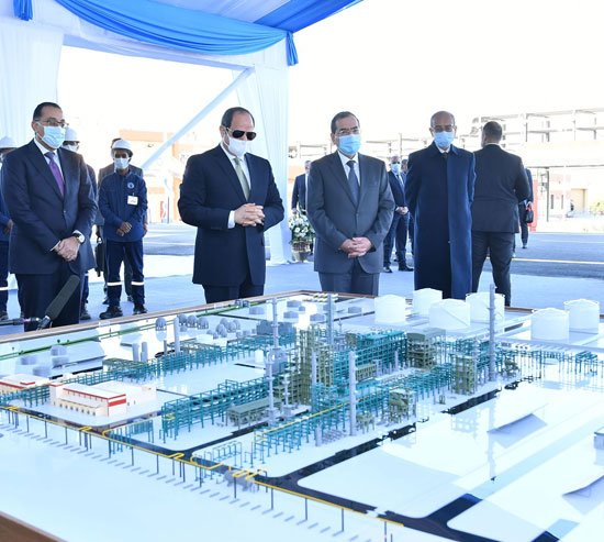 الرئيس السيسي يفتتح مشروعات تنموية عملاقة في الصعيد (10)